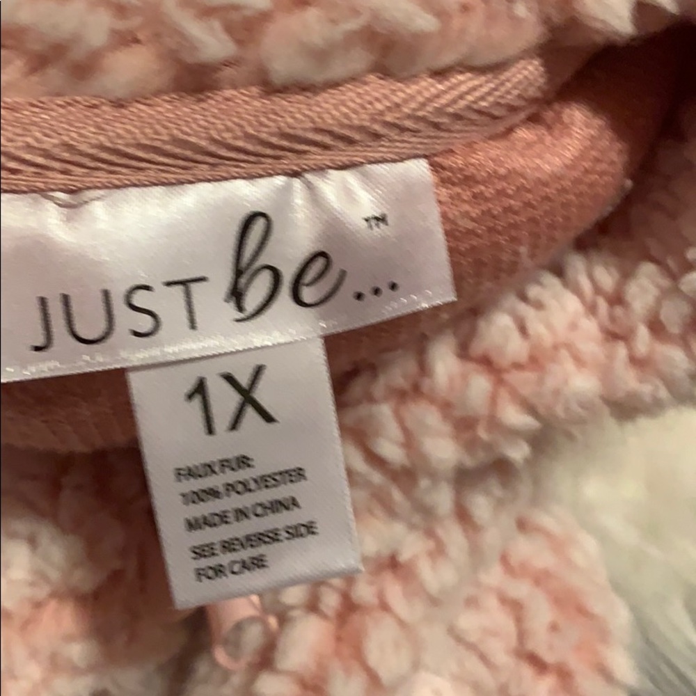 Pink fluffy jacket - Picture 3 of 5